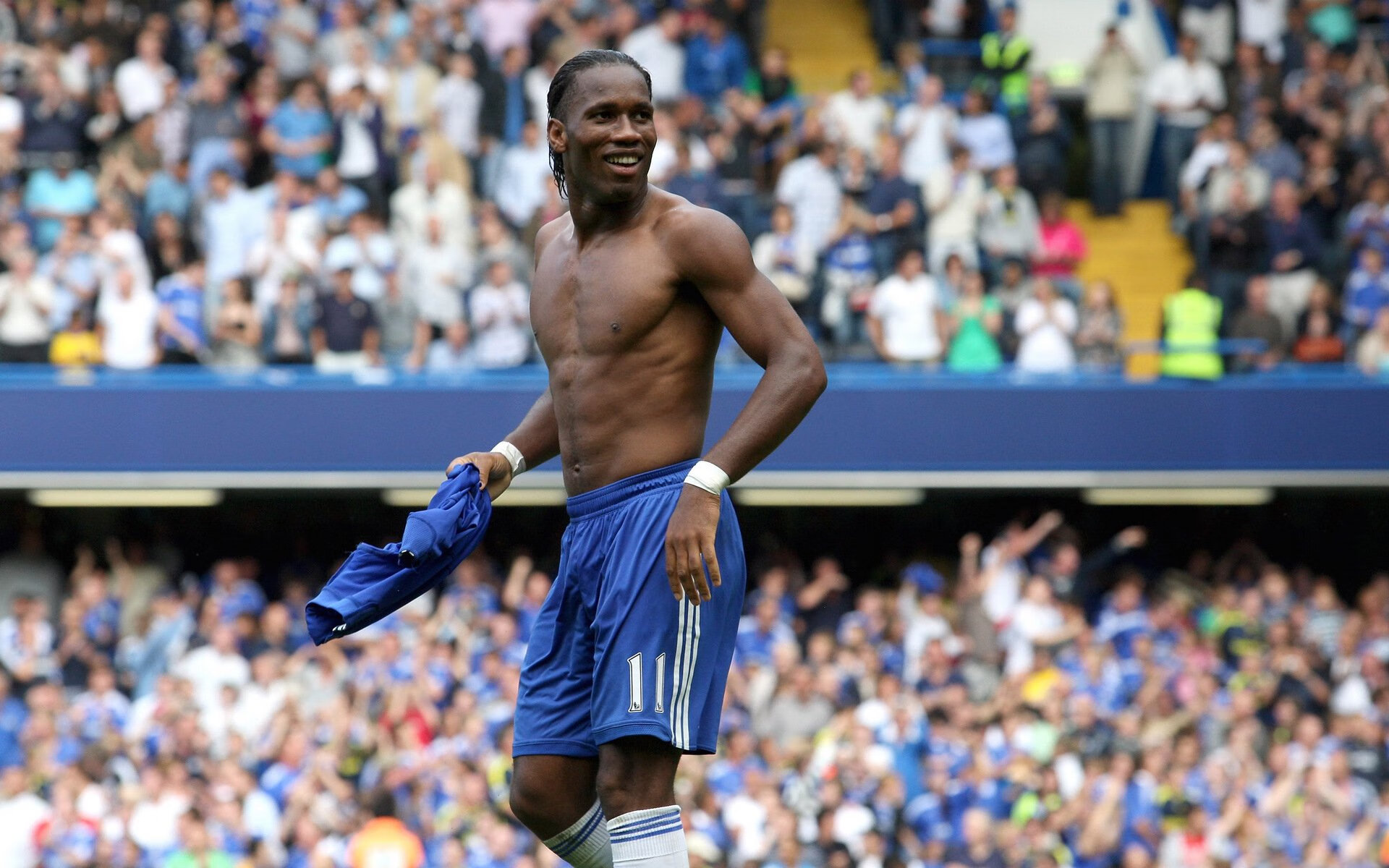 赛场上法国球员实力抢眼,引起球迷热议,赛场上法国球员实力抢眼,引起球迷热议的原因